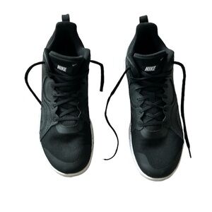 Nike black basketball shoes